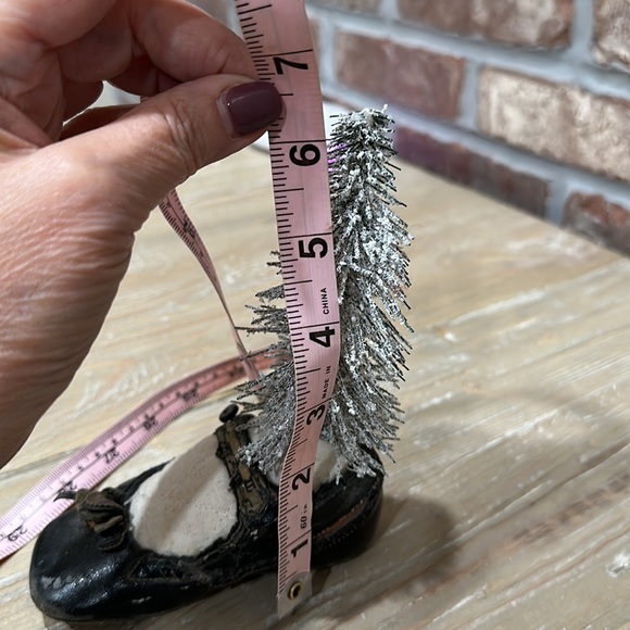 Vintage Leather Shoe with Snowy Christmas Tree - Picture 7 of 8